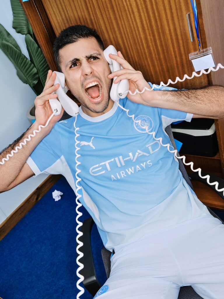 Manchester City lance son nouveau maillot domicile 2026-2027