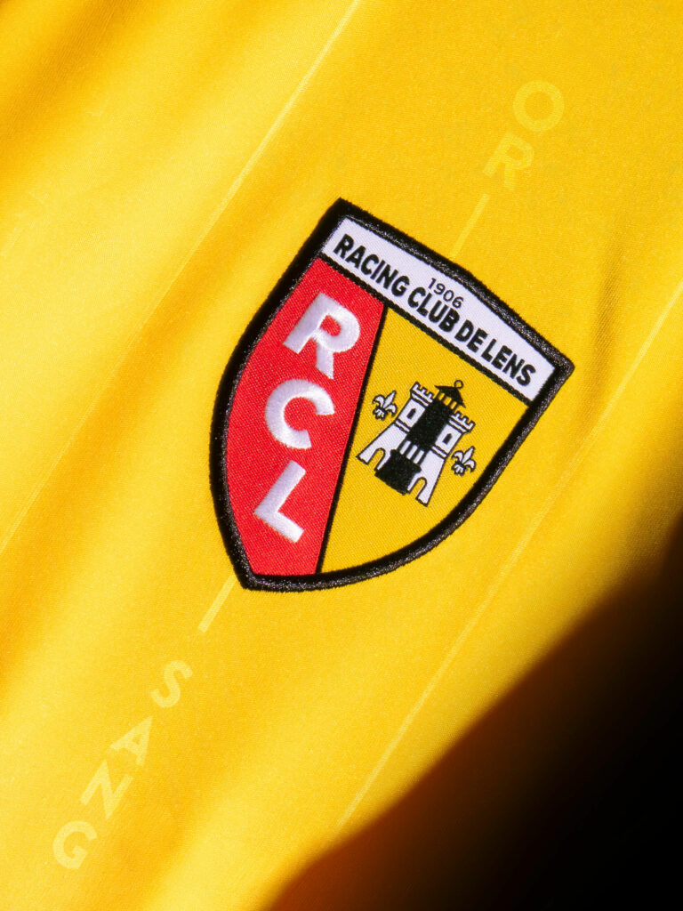 Avec adidas, le RC Lens dévoile son nouveau maillot domicile 2026-2027