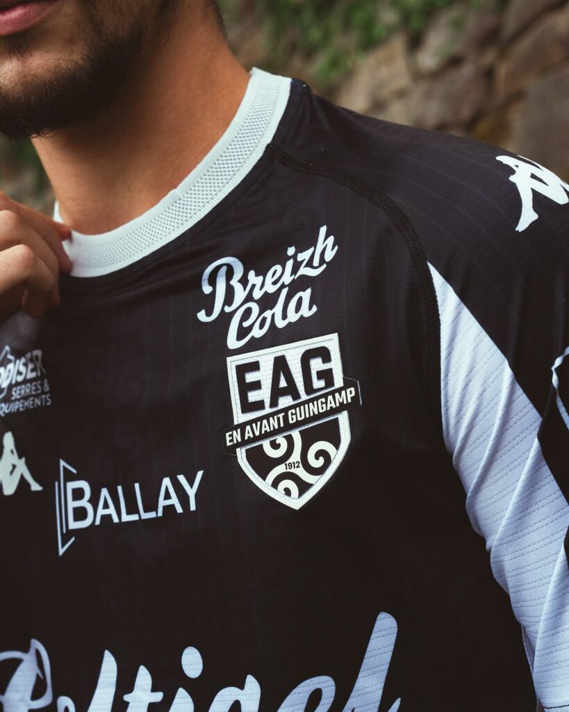 Le troisième maillot de l'EA Guingamp 2026-2027 avec Kappa