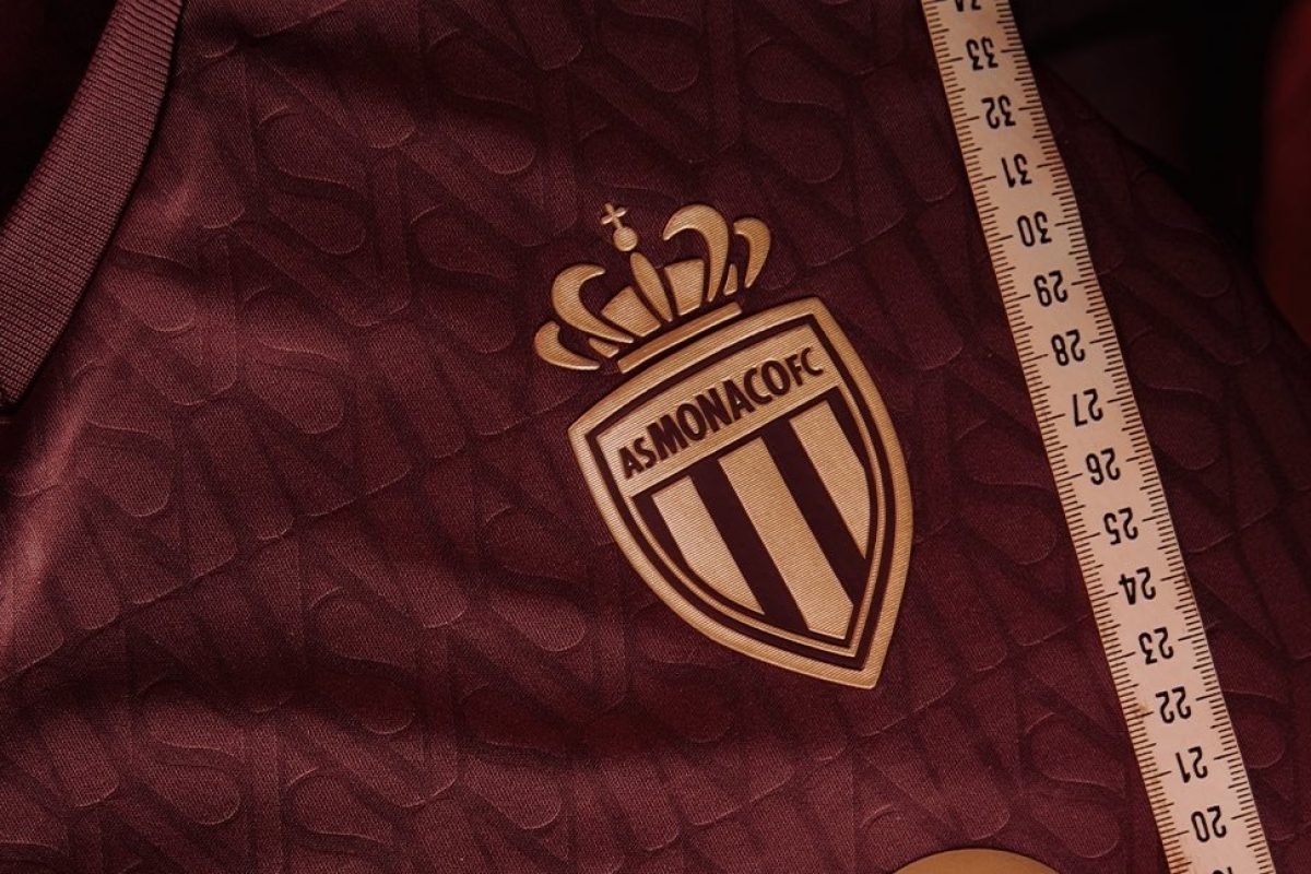 Crédit - AS Monaco / Mizuno